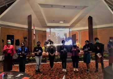 Perwakilan Mahasiswa Politeknik Nasional mengikuti pelatihan BIMTEK “Baliwood Industri Film Lokal Terbarukan Mandunia” MAKEUP EFFECT ARTISTS – Kementerian Pariwisata dan Ekonomi Kreatif.