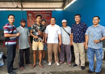Theromoter Proses Fermentasi Kompos Karya Dosen Polnas Untuk TPS3R Bestari Desa Bengkel